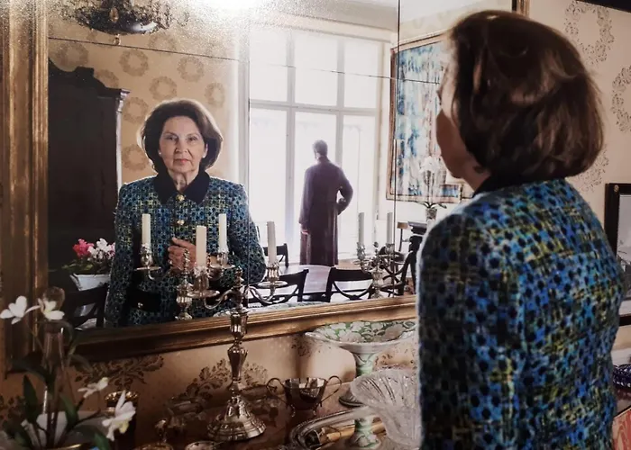 Dans Grande Maison *